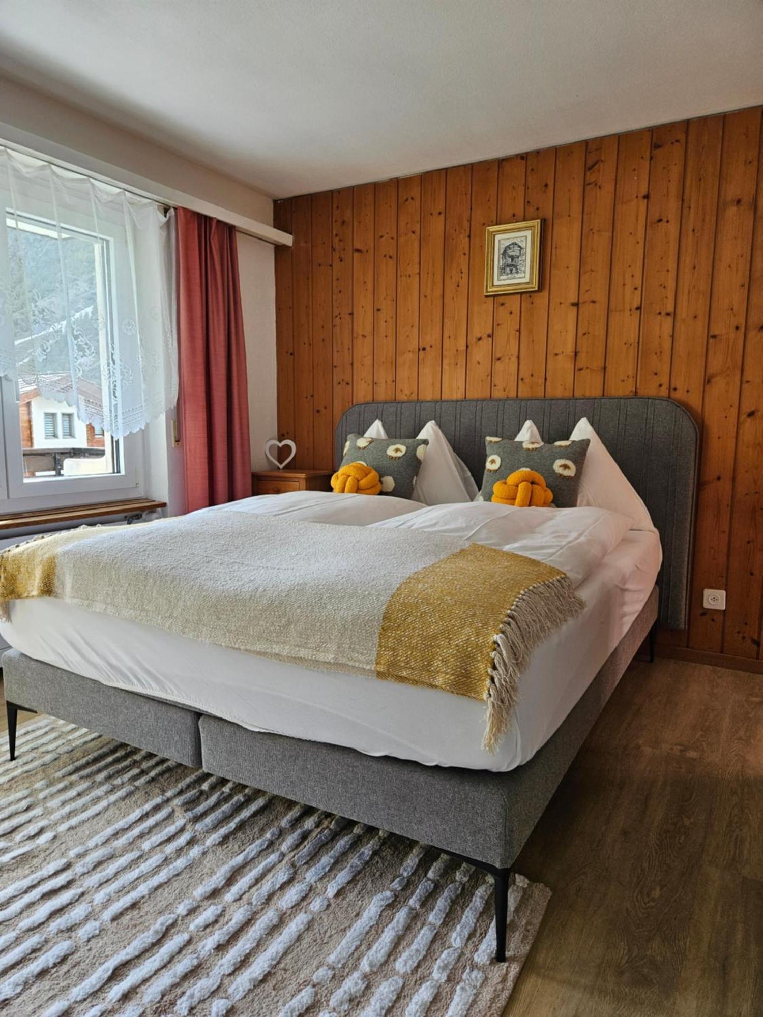 Apartment Klein Matterhorn - Haus Miranda Täsch Exterior foto